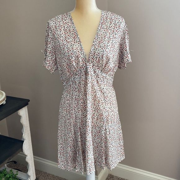 Princess Polly Dresses & Skirts - NWT Princess Polly Dress(size 10)